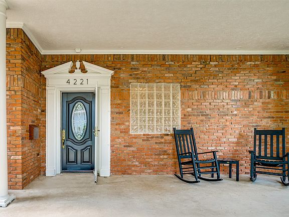 4th image of 4221 Shady Hill Dr