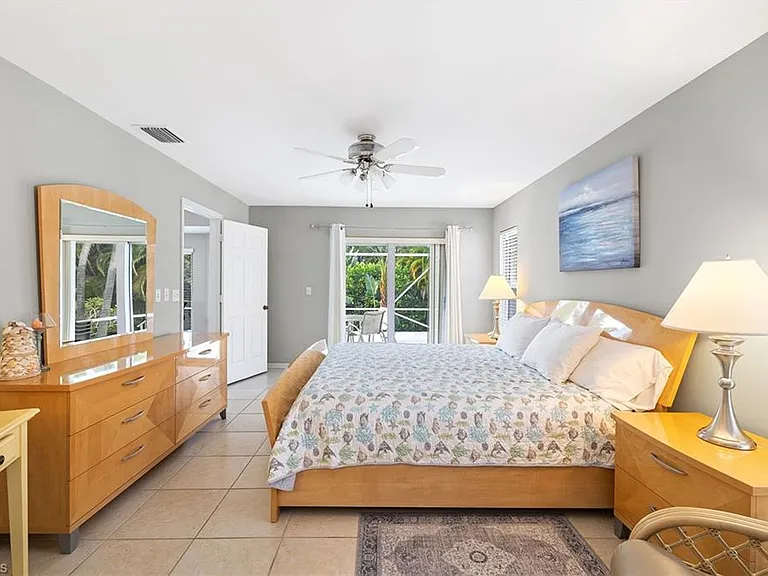 690 Amber Dr — Photo 11