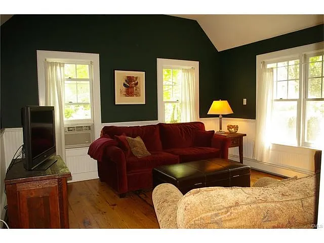 160 Forest St photo 1