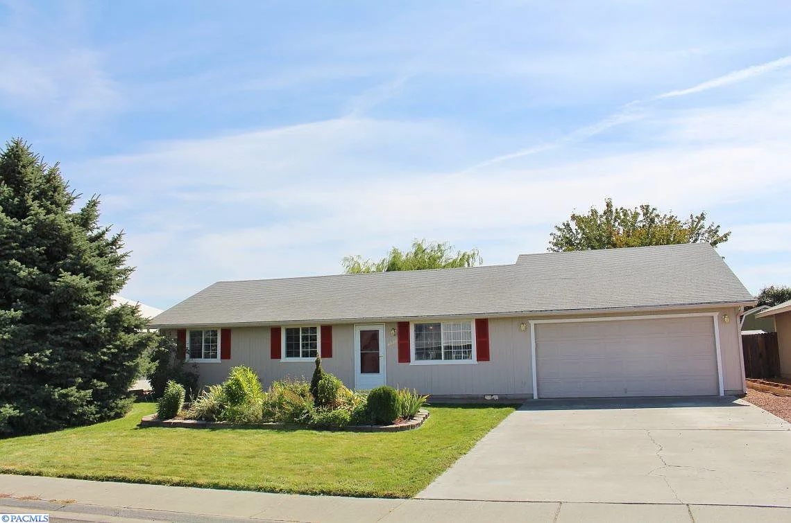 4821 Daisy St photo 1