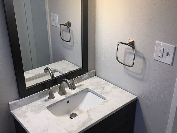 2nd image of 1903 Warren Ave #203