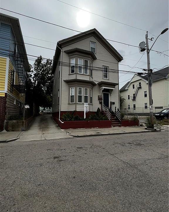 128 Penn St Providence RI Zillow