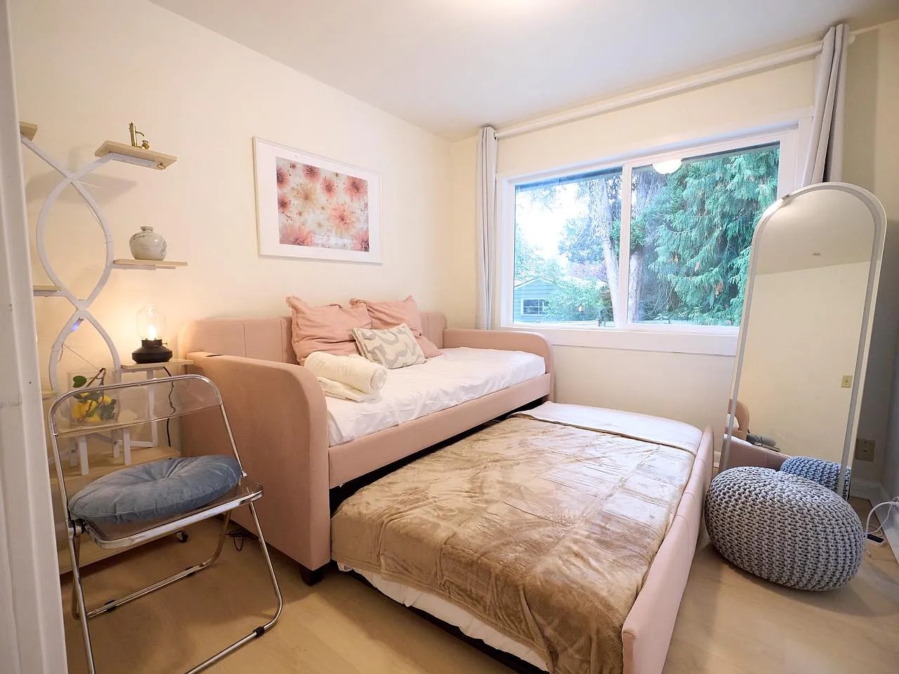6 bed, $5,977 — Photo 3