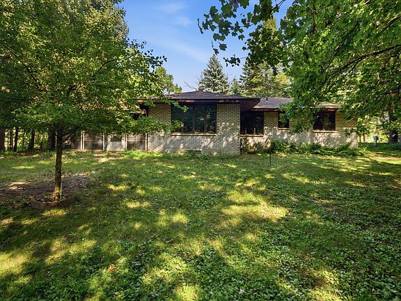 3rd image of 17487 Dewes Rd