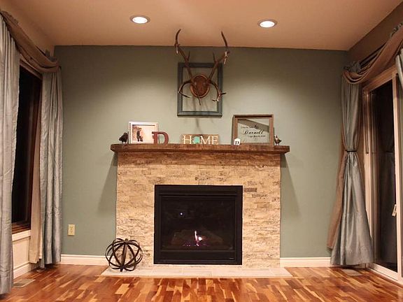 Travertine tile surround