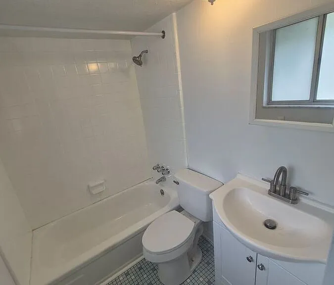 918 Highland Ave #9 — Photo 6