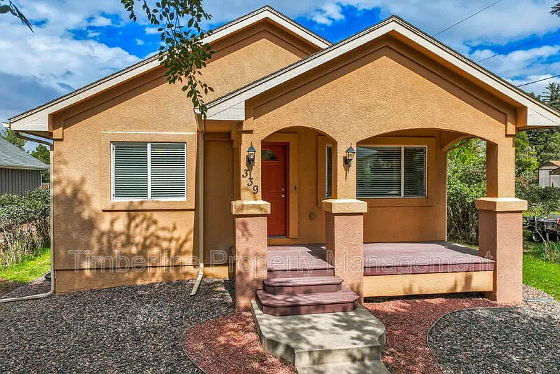 4 bed, 2.5 bath, 2496 sqft, $2,650 — Photo 2