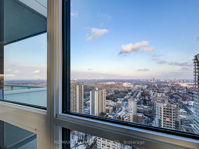 101 Erskine Ave #2907 — Photo 7