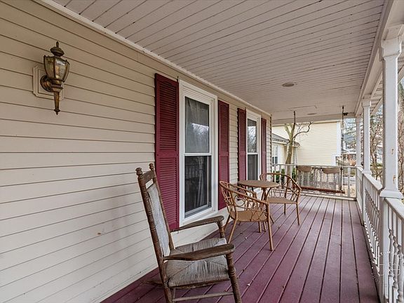 3rd image of 1465 Banbury Ave