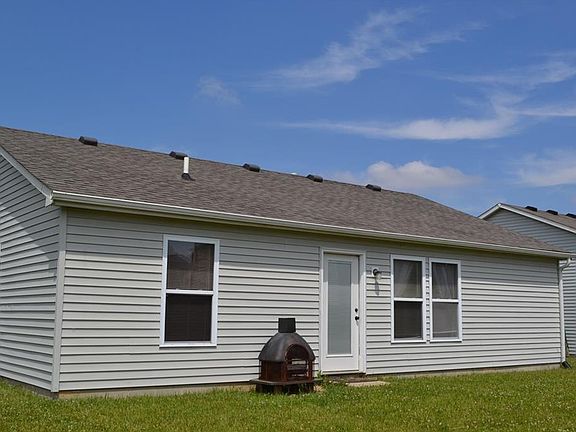 2nd image of 465 Bridgewater Dr