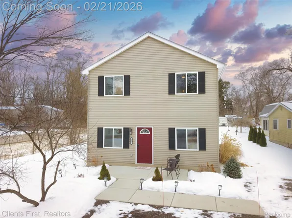 8655 Rushview Dr, Pinckney, MI 48169