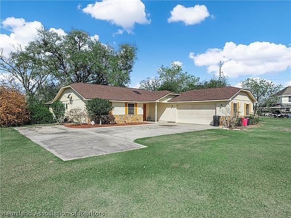 2nd image of 1510 Burton St