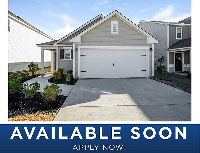 1st image of 905 Hawthorn Ln