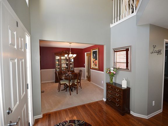 3rd image of 775 Grandview Dr