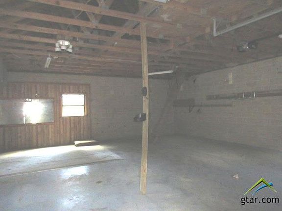 3rd image of 10650 Lakeshore Dr