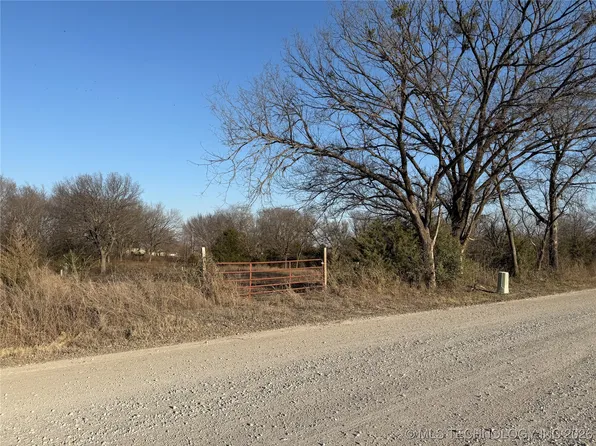 S 326th East Ave, Coweta, OK 74429