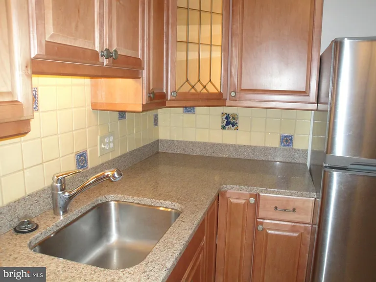 8370 Greensboro Dr #1019 — Photo 14