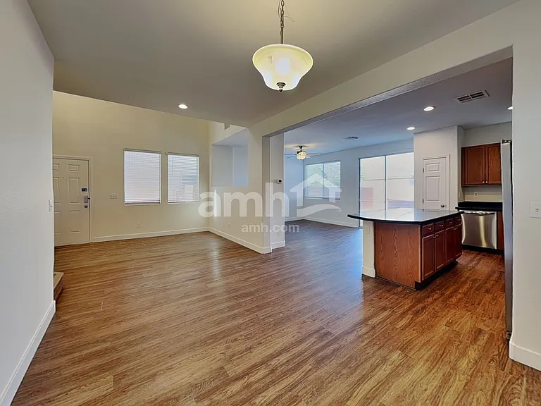 7632 Butler Mesa St — Photo 8