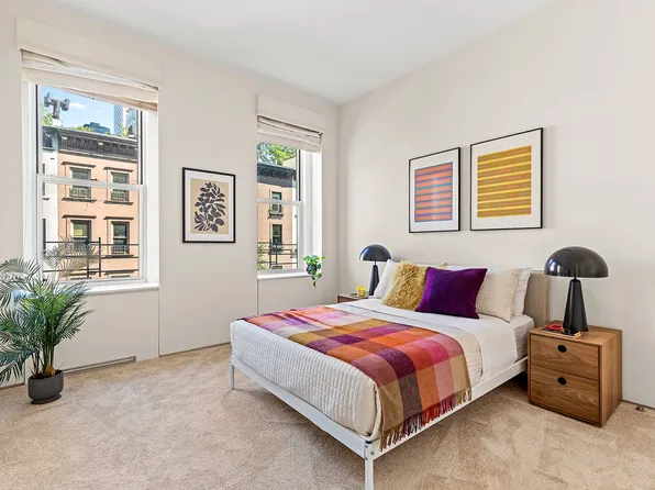 240 East 61st Street image 21 of 24