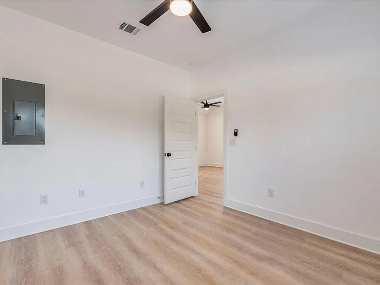 525 S Main St — Photo 12
