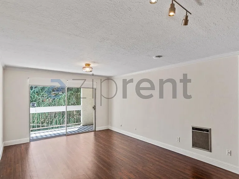 2005 Pleasant Valley Ave #217 — Photo 6