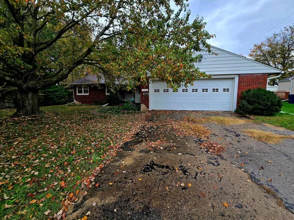 415 N 10th St, Monmouth, IL 61462