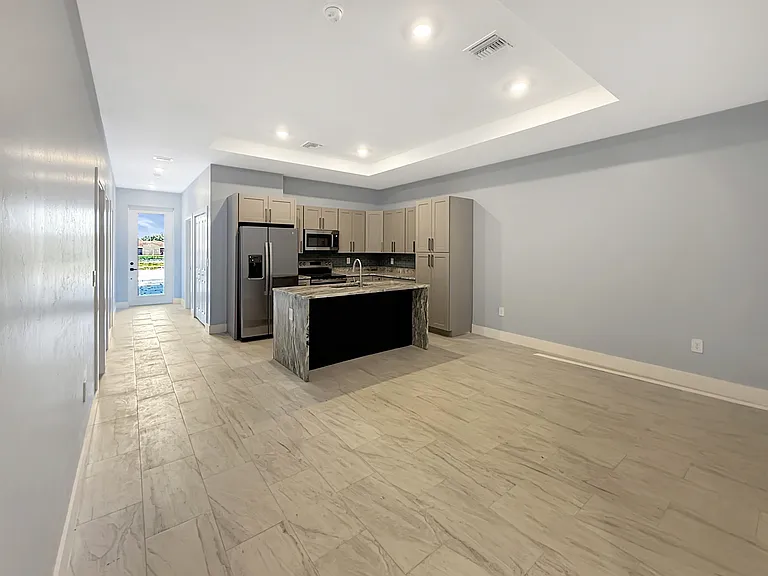 2742 Orange St — Photo 15