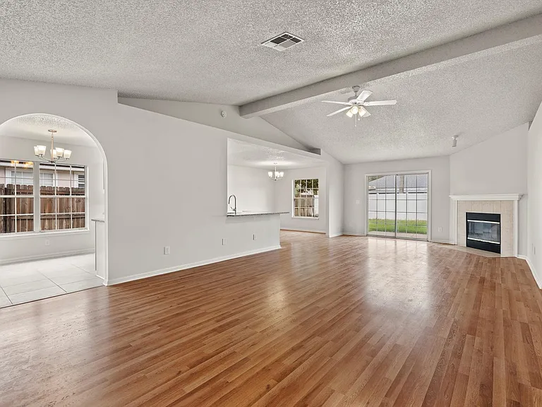 12756 Bentwater Dr — Photo 3