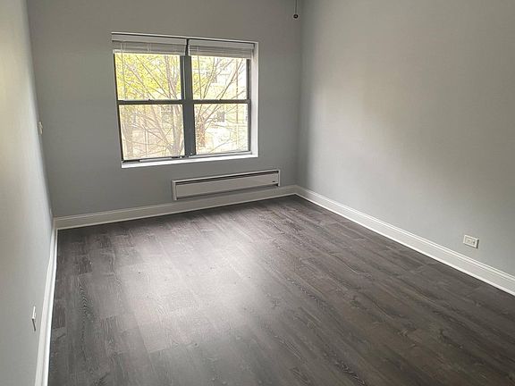 2nd image of 4556 N Malden St #205