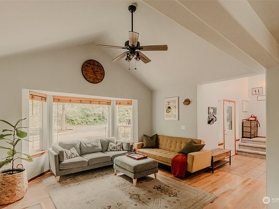 3rd image of 7541 Chinook Street NE
