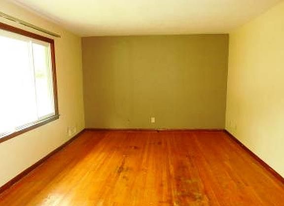 4th image of 2112 Wyoming Dr