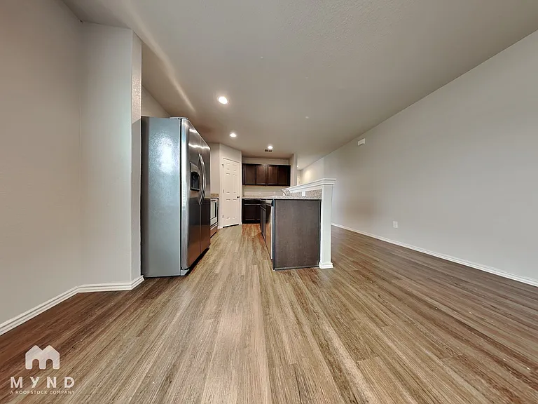 9421 Apple Ridge Ln — Photo 5