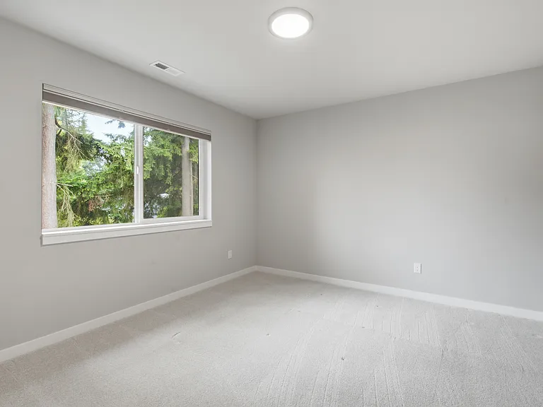 8629 NE 134th Pl — Photo 32