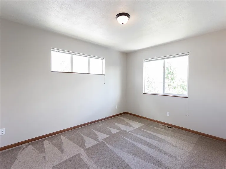 302 S Spring Pl — Photo 12