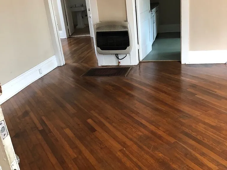 1819 Cedardale Ave — Photo 3