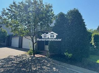 797 Sunset Dr S, Minnetonka, MN 55305