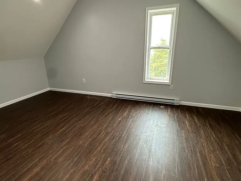 419 E Washington St — Photo 3
