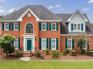 5795 Dovnick Dr, Lilburn, GA 30047