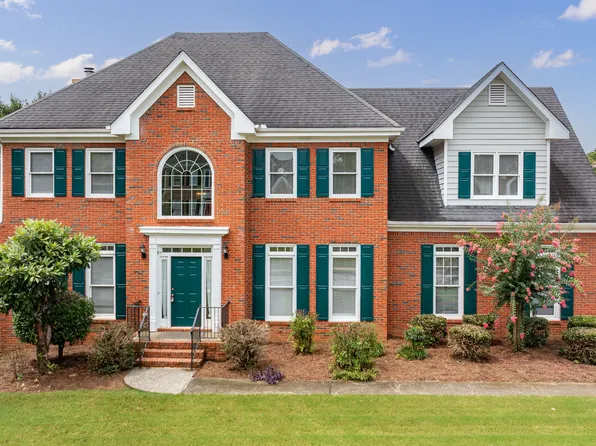 5795 Dovnick Dr, Lilburn, GA 30047