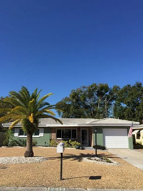 2413 Indigo Dr — Photo 1