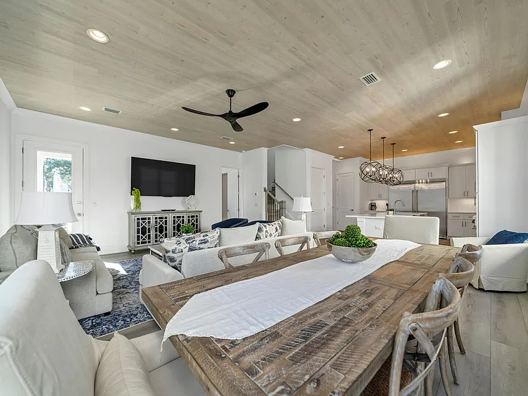 70 Leisure Ln — Photo 14