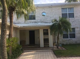 5745 N Bay Rd, Miami Beach, FL 33140