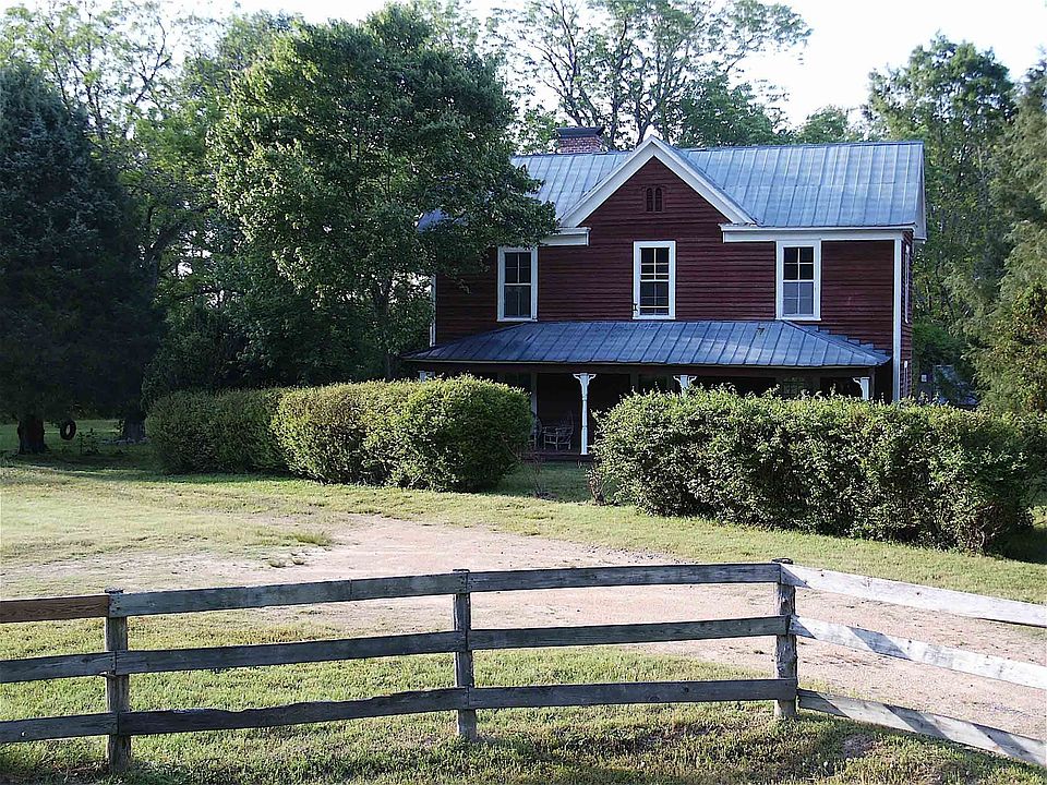 Historic 1890 farm borders lake jordan perfect for horses