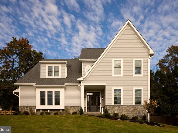 2 Martins Ln, Berwyn, PA 19312