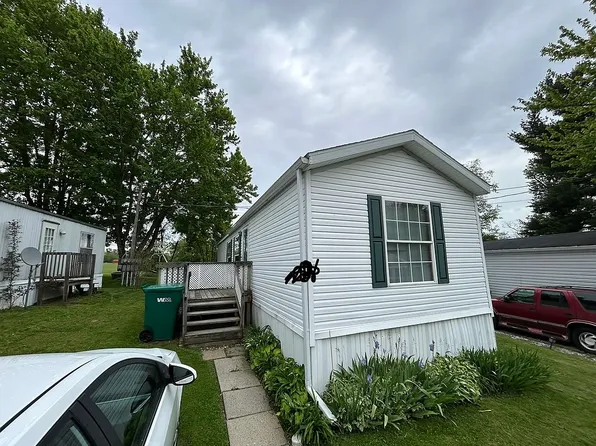 124 Woodbine Ln, Butler, PA 16001