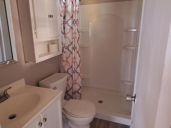 5th image of 103 Karen Dr