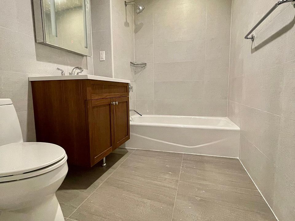 1st image of 14438 35th Ave APT 8A