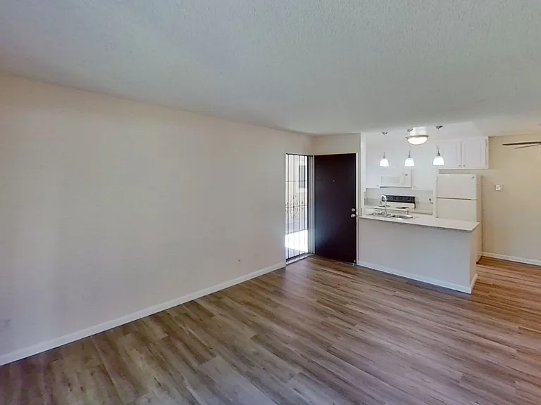 Wexford Manor Apartments — Photo 11