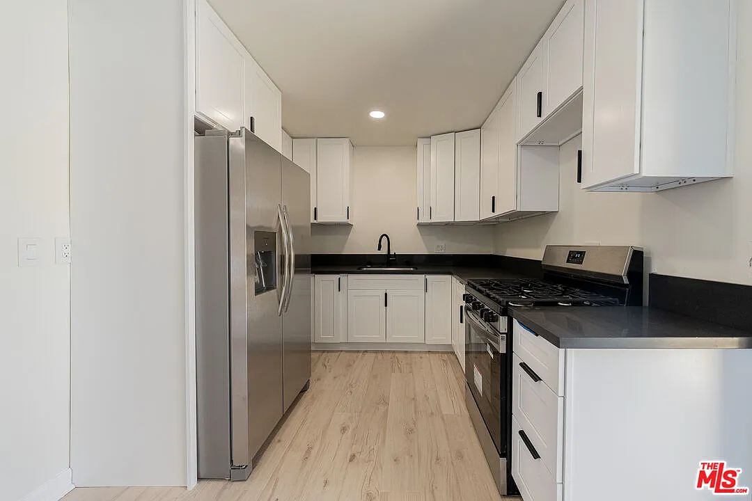 3 bed, 2.0 bath, 1500 sqft, $4,200 — Photo 4