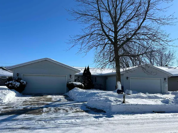 1700 Roosevelt St, Little Chute, WI 54140